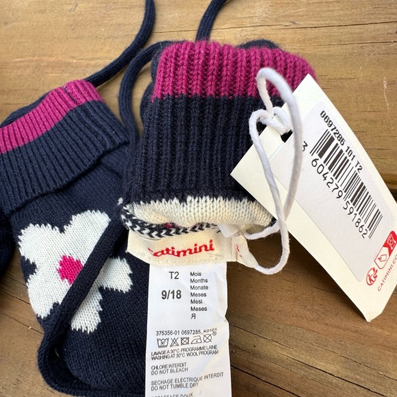 Catimini Hat and Mittens Set 2 T - Picture 4 of 4